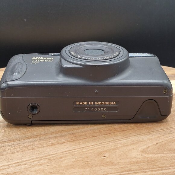 Nikon Zoom 500 AF 35mm Point-and-Shoot Film Case and Camera - Picture 7 of 8